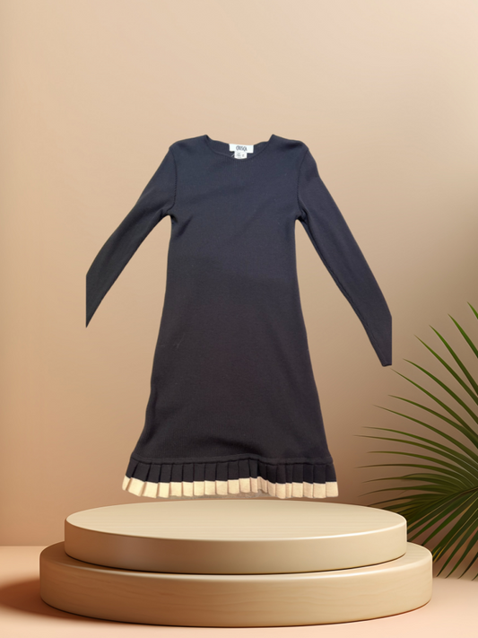 Crisca black wool dress made of 100% virgin wool with a stylish hem, perfect for casual and special occasions.