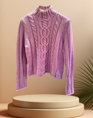 Escada pink sweater made of 95% new wool, featuring a cozy design and stylish ribbed texture.
