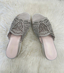 Marccain Hollow Suede Platform Flip Flops in light gray, perfect for summer style and comfort.