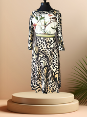 Marccain Leopard Skirt with vivid leopard print and floral top, ideal for elegant styling, made of high-quality mixed fabric.