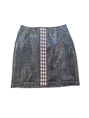 Marccain short skirt featuring a leather look, modern design, and a stylish woven detail in the center.