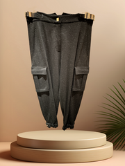 Versace pants above ankle length with moderated pockets, crafted from premium materials for style and comfort.
